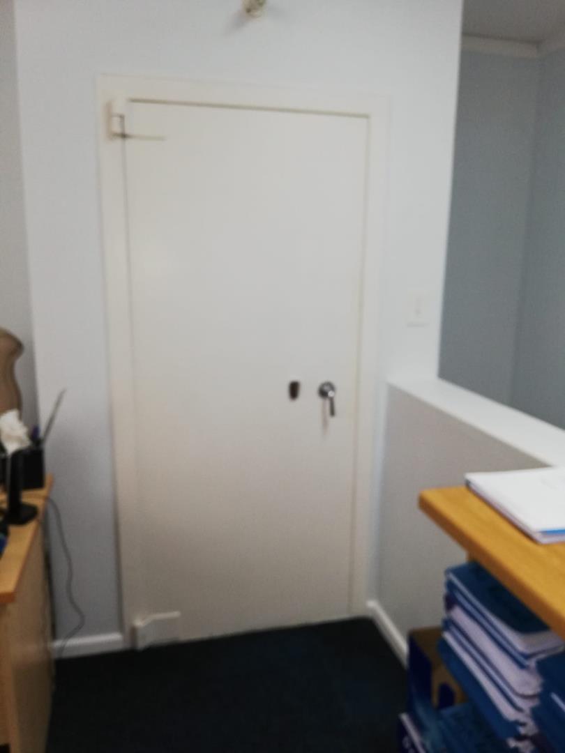To Let Commercial Property for Rent in Pinelands Western Cape